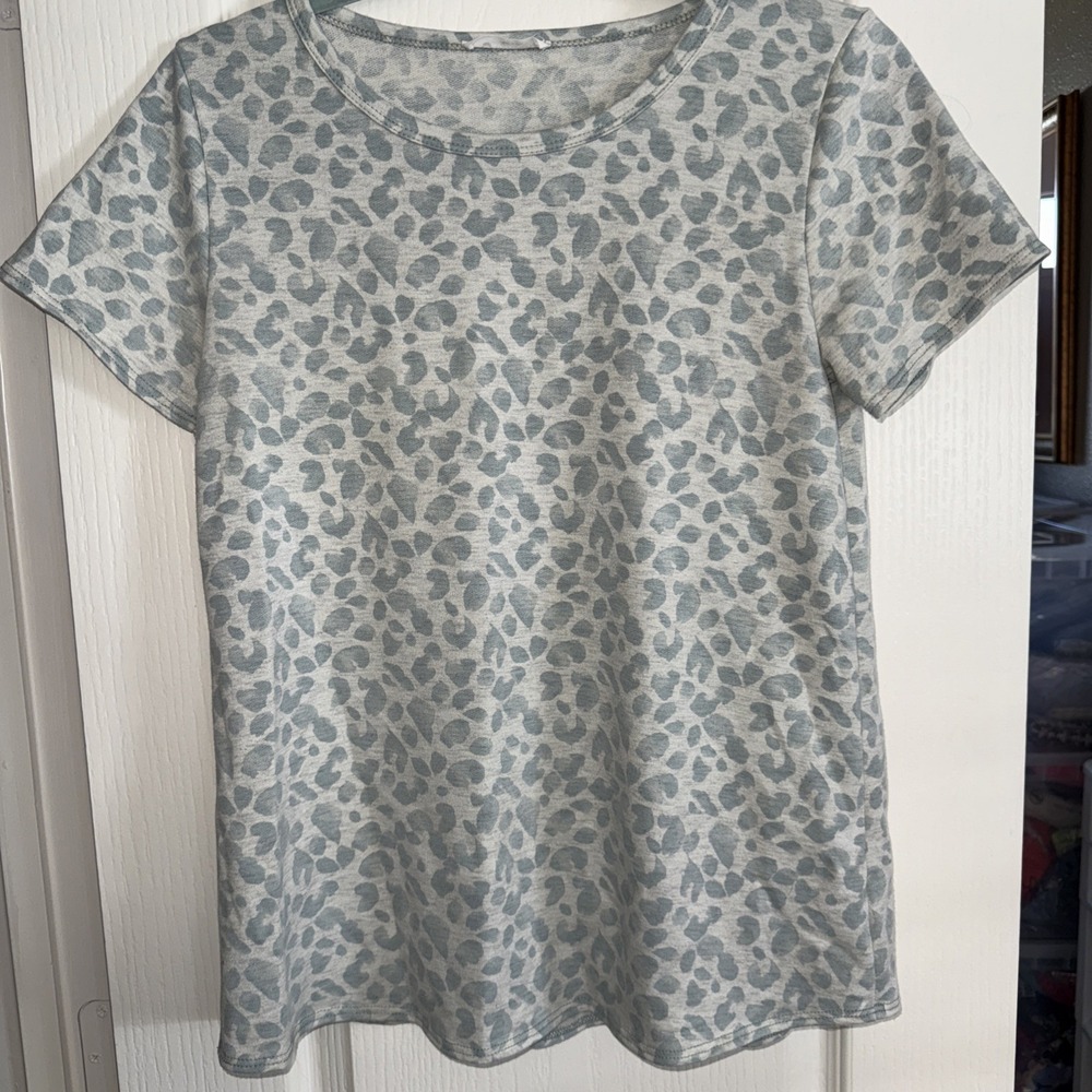 Bombom Top Womens Small Animal Print Curved Hem Polyester, And Rayon Spandex4907